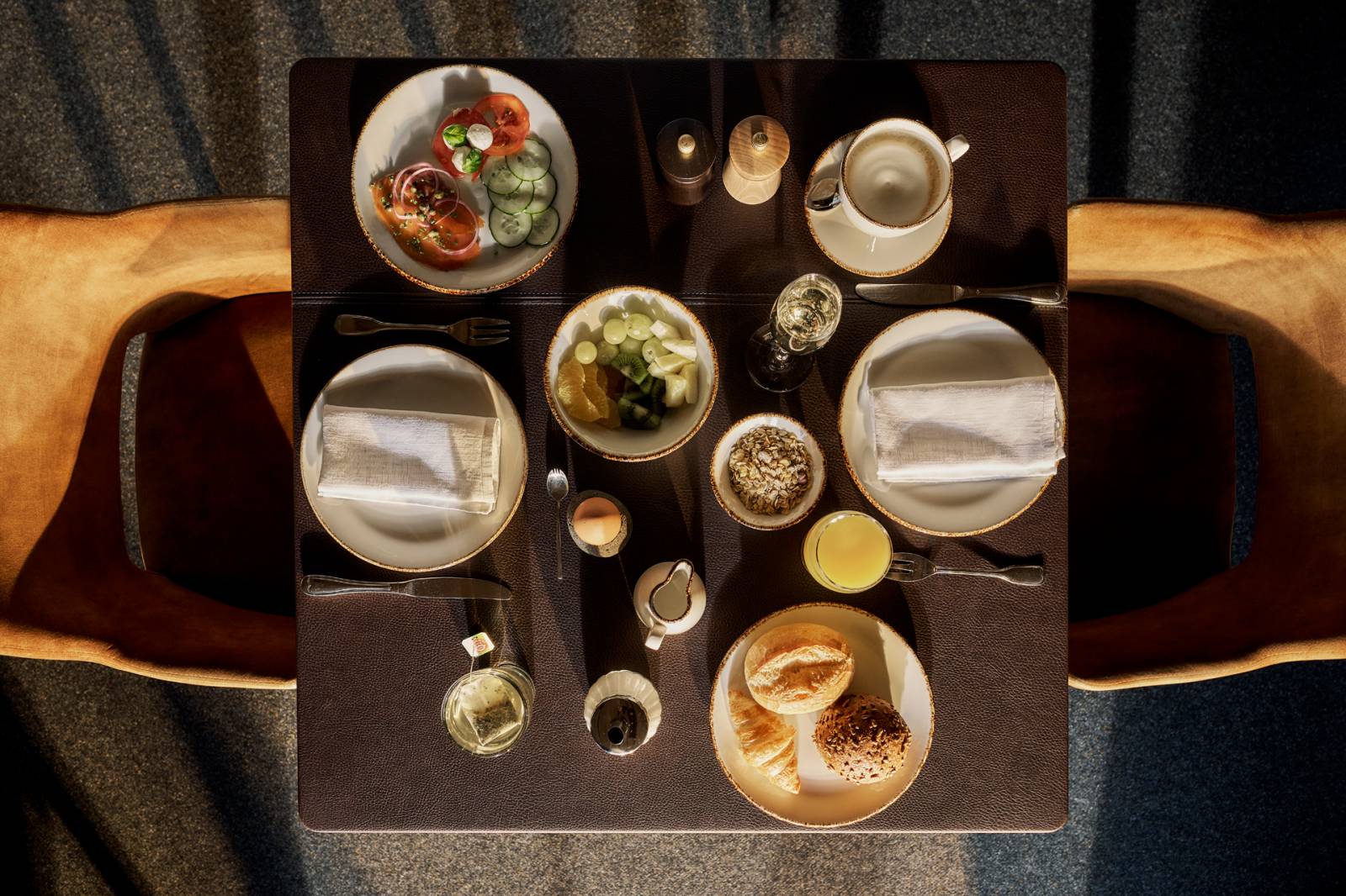 Frühstück auf einem Tisch im Naturhotel Bütgenbacher Hof
