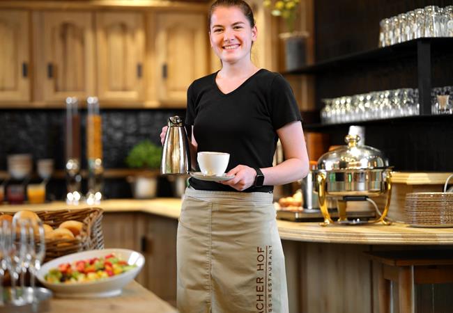 Employee for breakfast service